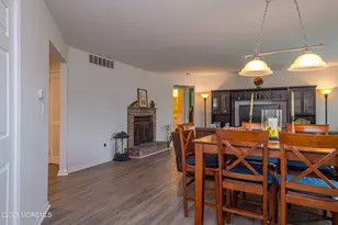 304 Buckingham Cir, Middletown, NJ 07748 - Photo 5