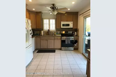 19 Peachtree Road, Oakhurst, NJ 07755 - Photo 9