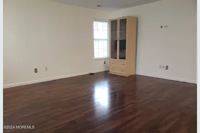 180 Tulip Lane, Freehold, NJ 07728 - Photo 9