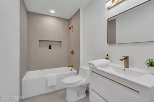 16 Rosewood Ct, Lakewood, NJ 08701 - Photo 27