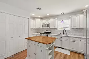 18 Innsbruck Dr, Toms River Township, NJ 08757 - Photo 9