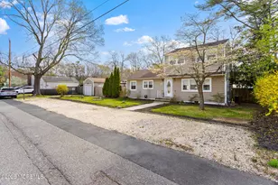 49 Burlington Dr, Brick, NJ 08723 - Photo 3