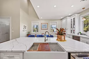 134 Overlook Dr, Neptune Township, NJ 07753 - Photo 21