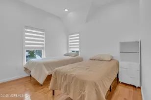 323 Roosevelt Ave, Oakhurst, NJ 07755 - Photo 15