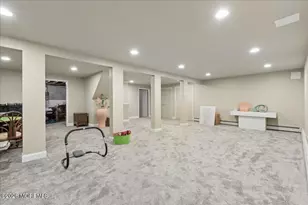 5 Crown Ct, Manalapan Township, NJ 07726 - Photo 37