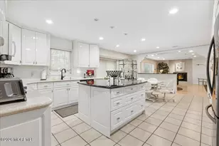 5 Crown Ct, Manalapan Township, NJ 07726 - Photo 17
