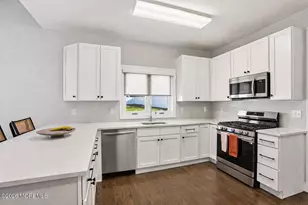 127 W 2nd St, Howell Township, NJ 07731 - Photo 9