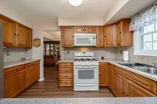 109 Concord Cir, Howell Township, NJ 07731 - Photo 11