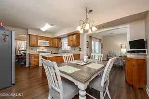 109 Concord Cir, Howell Township, NJ 07731 - Photo 9