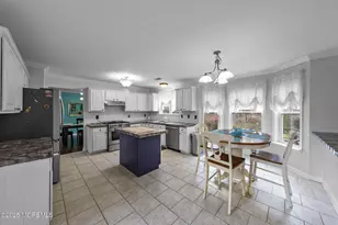 378 Sapphire Dr, Jackson, NJ 08527 - Photo 17