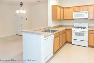 326 Sophee Ln, Lakewood, NJ 08701 - Photo 7