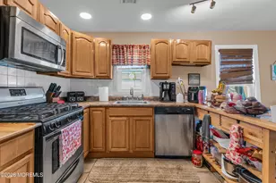 140 7th St, Hazlet Township, NJ 07734 - Photo 3