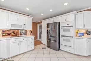 54 Bluefield Rd, Lincroft, NJ 07738 - Photo 15