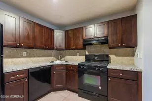 14-3 Sacramento Ct, Freehold, NJ 07728 - Photo 9