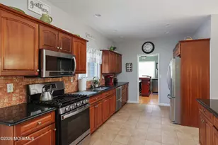 771 Park Ave, Belford, NJ 07718 - Photo 9