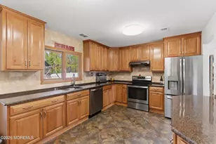 13 Summit Ave, Manalapan Township, NJ 07726 - Photo 7