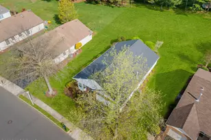 34 Peasley Dr, Marlboro Township, NJ 07746 - Photo 3