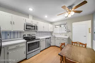 42 Medford Ct, Red Bank, NJ 07701 - Photo 17