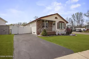 1 Parkview Way, Englishtown, NJ 07726 - Photo 3