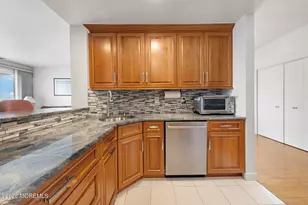 477 Ocean Ave N, Long Branch, NJ 07740 - Photo 21