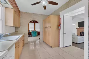 123 Reynolds Dr, Eatontown, NJ 07724 - Photo 9