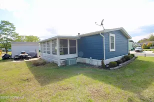 562 Sara Dr, Freehold, NJ 07728 - Photo 29