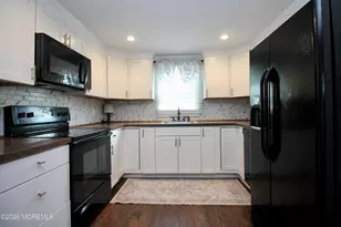 562 Sara Dr, Freehold, NJ 07728 - Photo 11