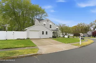 22 Bunker Hill Dr, Howell Township, NJ 07731 - Photo 3