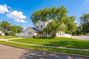 22 Bunker Hill Dr, Howell Township, NJ 07731 - Photo 5