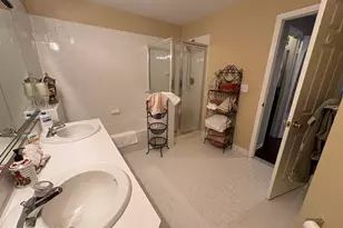 71 Winthrop Rd, Monroe Township, NJ 08831 - Photo 17