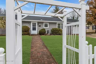 496 Apple Valley Dr, Belford, NJ 07718 - Photo 3