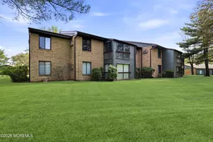 236 Medford Ct, Manalapan Township, NJ 07726 - Photo 3