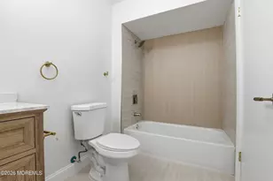 236 Medford Ct, Manalapan Township, NJ 07726 - Photo 7