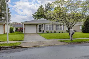 11 Tennis Ct, Brick, NJ 08723 - Photo 3