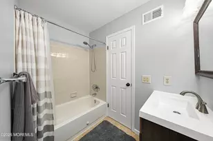 20 Arrowsmith Ct, Matawan, NJ 07747 - Photo 35