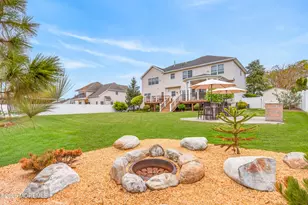 5 Selma Ln, Hazlet Township, NJ 07730 - Photo 3