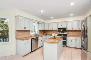 8 Decicco Dr, Freehold, NJ 07728 - Photo 15