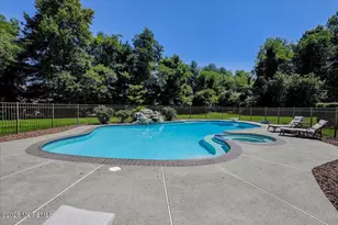 371 Karen Ct, Freehold, NJ 07728 - Photo 53