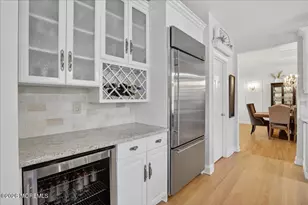 371 Karen Ct, Freehold, NJ 07728 - Photo 15