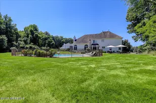 371 Karen Ct, Freehold, NJ 07728 - Photo 69