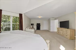 371 Karen Ct, Freehold, NJ 07728 - Photo 33