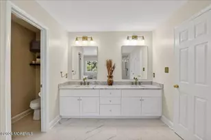 371 Karen Ct, Freehold, NJ 07728 - Photo 37