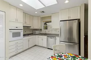 7 Hampton Ct, Red Bank, NJ 07701 - Photo 11
