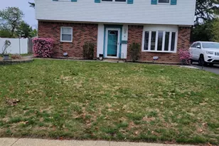 5 Peachtree Dr, Oakhurst, NJ 07755 - Photo 1