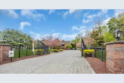 176 Oakland Mills Road, Manalapan Township, NJ 07726 - Photo 3