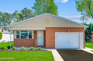 47 Normanton Ct, Toms River Township, NJ 08757 - Photo 3