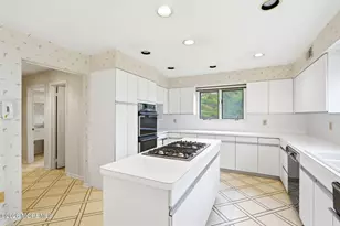 122 University Dr, Lincroft, NJ 07738 - Photo 17