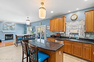 25 Columbus Ave, Cliffwood, NJ 07721 - Photo 17