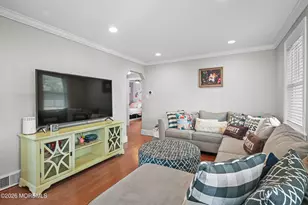 57 Villa Pl, Eatontown, NJ 07724 - Photo 9