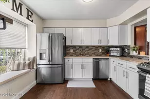 19 Haverford Ct, Freehold, NJ 07728 - Photo 5